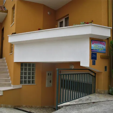 By The Sea Okrug Gornji, Ciovo - 22139 Апартаменти Трогір